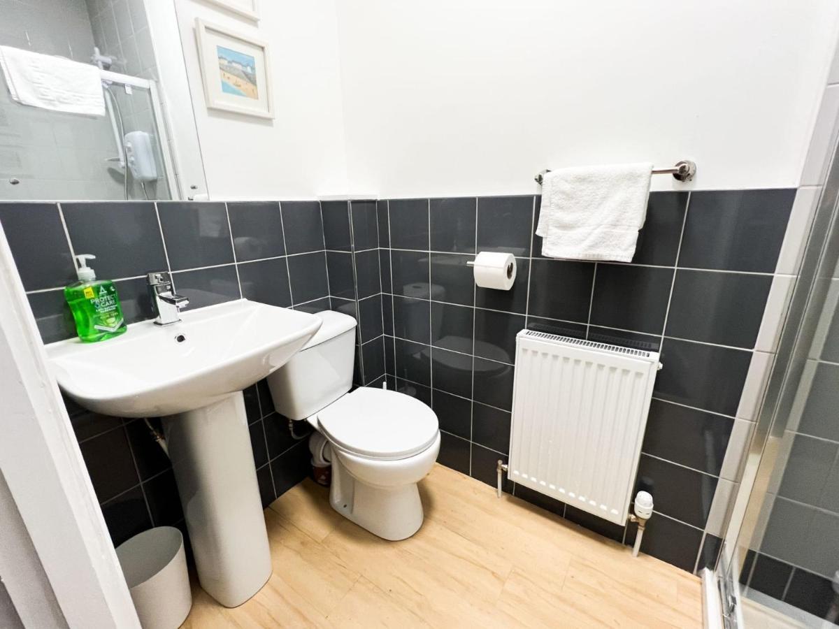 2 Bedroom Appartement *